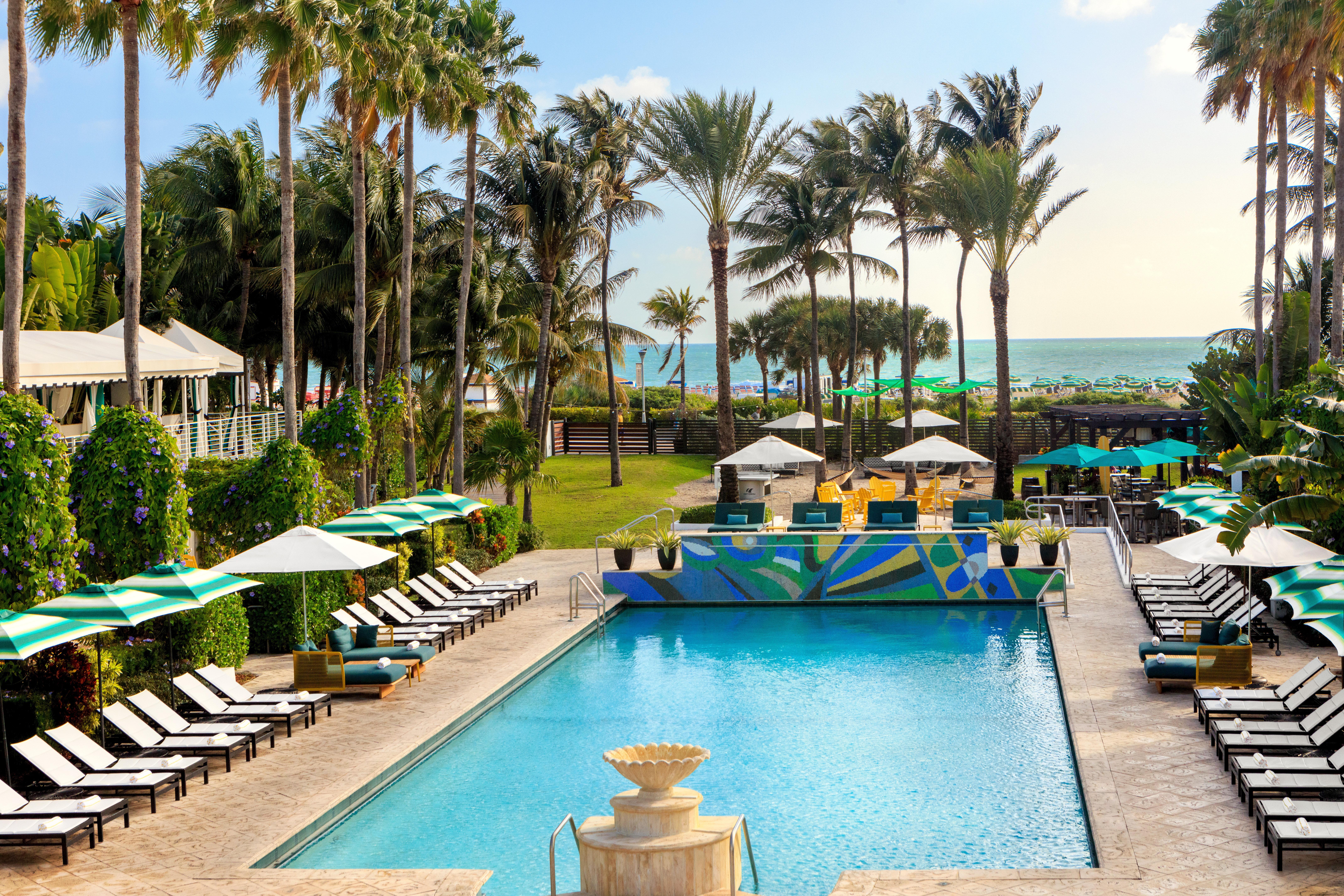 Kimpton Surfcomber Hotel Miami Beach Exterior photo